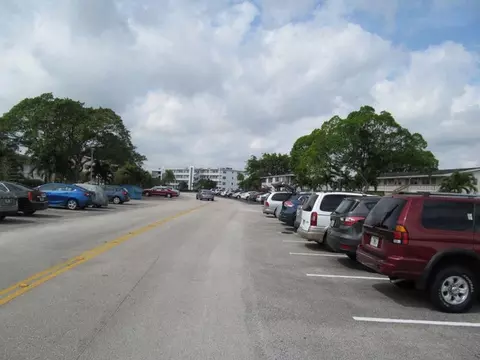 88 Markham E, Deerfield Beach, FL 33442 photo 10