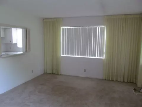 88 Markham E, Deerfield Beach, FL 33442 photo 4