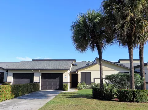7 Ridgepointe Dr #E, Boynton Beach, FL 33435 photo 1