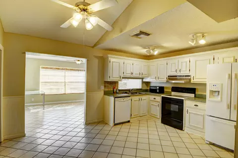 145 Banyan Cir, Jupiter, FL 33458 photo 6