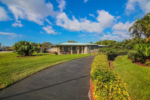 3330 SE Saint Lucie Blvd, Stuart, FL 34997 photo 2