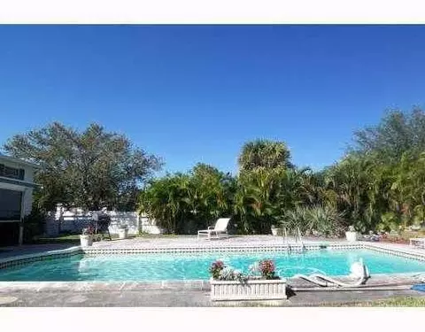 719 North Rd, Jupiter, FL 33458 photo 2