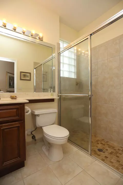 3360 E Greenview Ter E, Margate, FL 33063 photo 11
