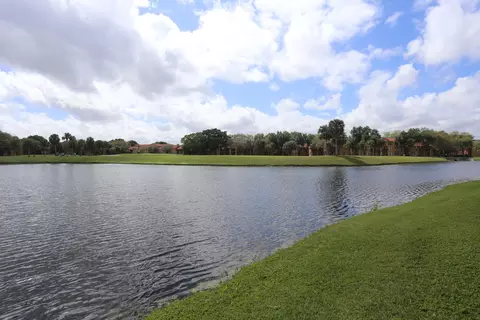 3360 E Greenview Ter E, Margate, FL 33063 photo 23