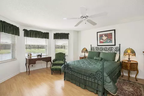 3360 E Greenview Ter E, Margate, FL 33063 photo 13