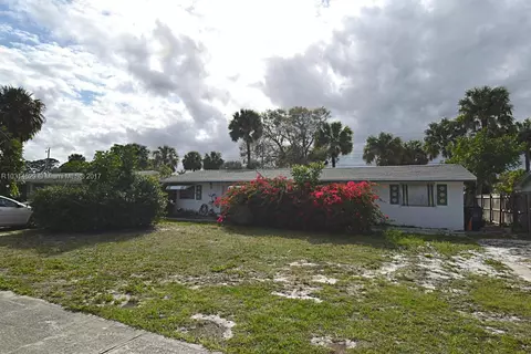 428 SE Parkway Dr, Stuart, FL 34996 photo 1