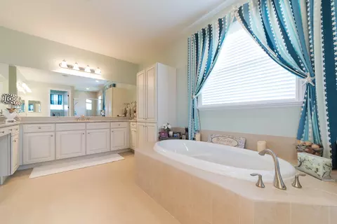 136 Manor Cir, Jupiter, FL 33458 photo 27