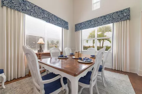 136 Manor Cir, Jupiter, FL 33458 photo 6