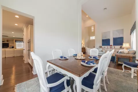 136 Manor Cir, Jupiter, FL 33458 photo 7