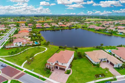136 Manor Cir, Jupiter, FL 33458 photo 3