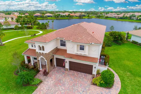 136 Manor Cir, Jupiter, FL 33458 photo 1