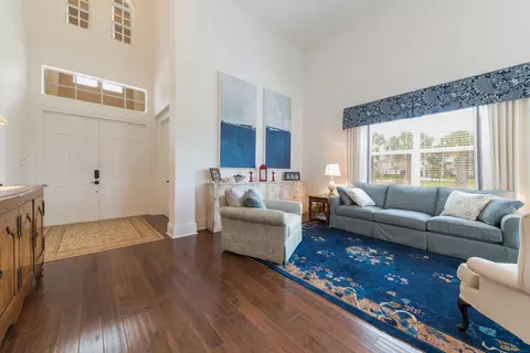 136 Manor Cir, Jupiter, FL 33458 photo 4