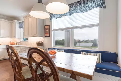 136 Manor Cir, Jupiter, FL 33458 photo 12