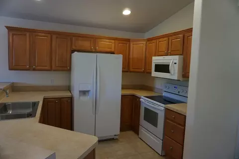 3024 SE Orange Tree Pl, Stuart, FL 34997 photo 4