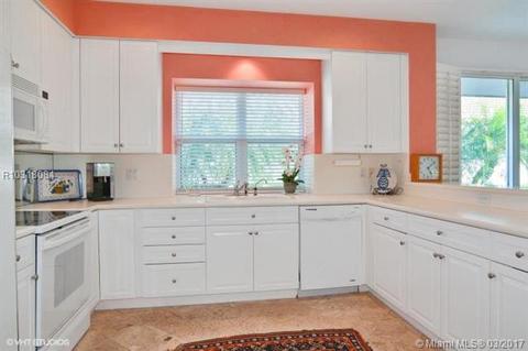 1242 SE Brewster Pl, Stuart, FL 34997 photo 9