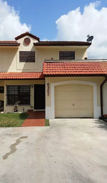 6367 NW 190th Ter, Hialeah, FL 33015 photo 2