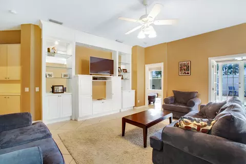 196 Hampton Pl, Jupiter, FL 33458 photo 4