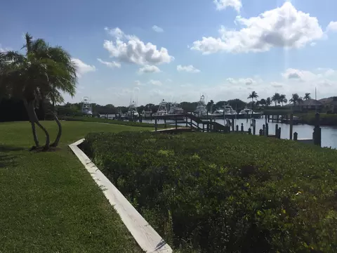 3191 S Bay Cir, Jupiter, FL 33477 photo 2