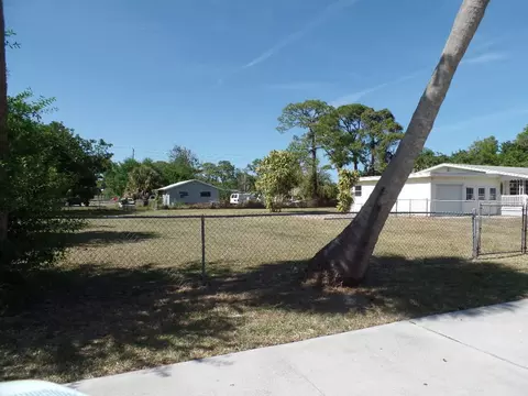 2833 SEllendale St, Stuart, FL 34997 photo 4