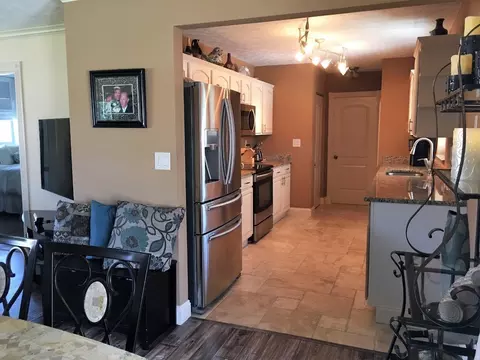 2068 SE Harrison St, Stuart, FL 34997 photo 9