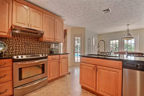 1643 SW Gregor Way, Stuart, FL 34997 photo 8