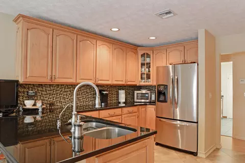1643 SW Gregor Way, Stuart, FL 34997 photo 9