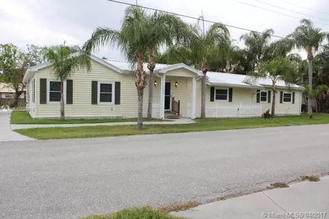 1182 6th St, Okeechobee, FL 34974 photo 1
