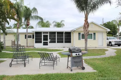 1182 6th St, Okeechobee, FL 34974 photo 2
