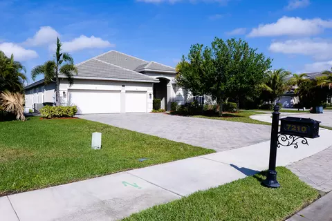 7210 SW Harbor Cove Dr, Stuart, FL 34997 photo 2