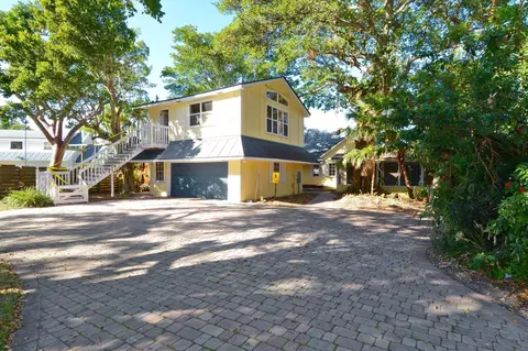 3356 SE Cassell Ln, Stuart, FL 34997 photo 1