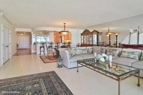2001 Sailfish Point Blvd SE #216, Stuart, FL 34996 photo 2