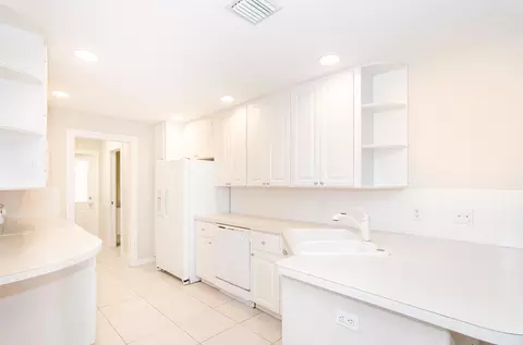 3167 E Community Dr, Jupiter, FL 33458 photo 5
