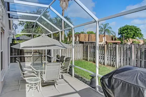 1325 E Glen Oak Rd, North Lauderdale, FL 33068 photo 16