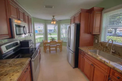 6076 Michael St, Jupiter, FL 33458 photo 13