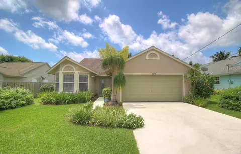 6076 Michael St, Jupiter, FL 33458 photo 2