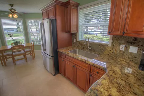 6076 Michael St, Jupiter, FL 33458 photo 11
