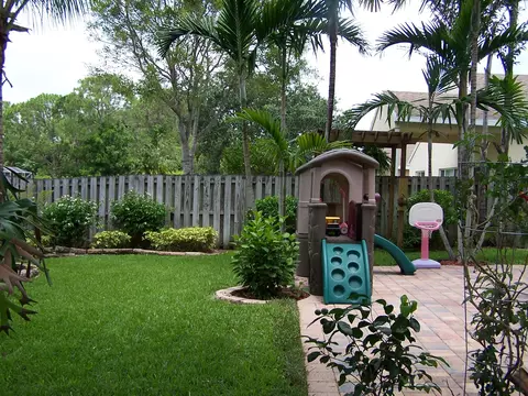 2486 SE Springtree Pl, Stuart, FL 34997 photo 4