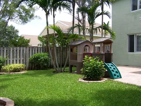 2486 SE Springtree Pl, Stuart, FL 34997 photo 3