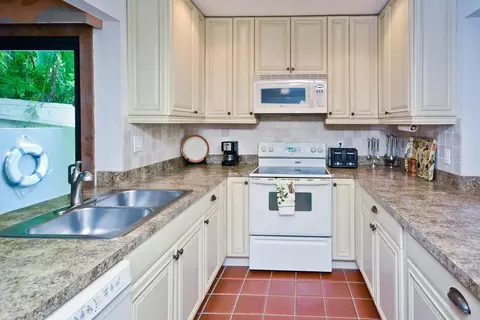 109 W Bonefish Cir, Jupiter, FL 33477 photo 3