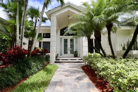 111 N River Dr E, Jupiter, FL 33458 photo 2