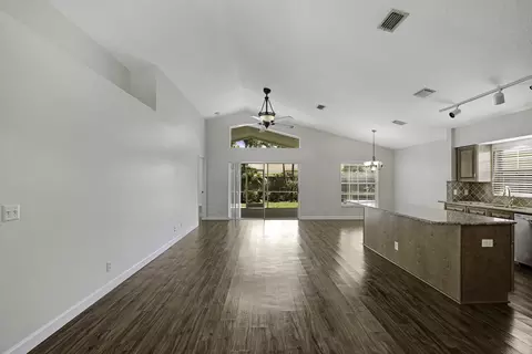 6296 Lucerne St, Jupiter, FL 33458 photo 5