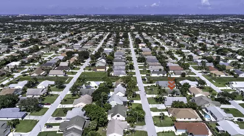 6296 Lucerne St, Jupiter, FL 33458 photo 2