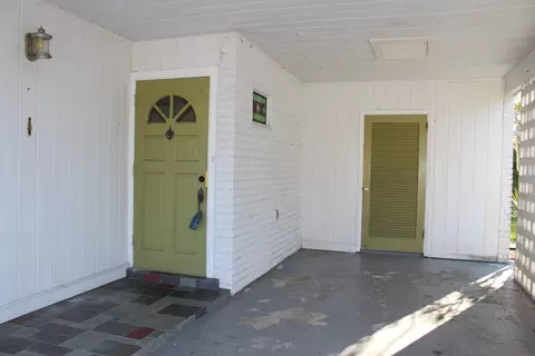 5598 SE Avalon Dr, Stuart, FL 34997 photo 2
