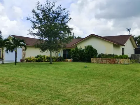 122 W Rubber Tree Dr, Lake Worth, FL 33467 photo 1