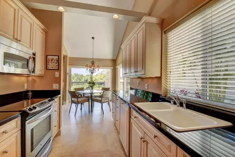 225 Ridge Rd, Jupiter, FL 33477 photo 13