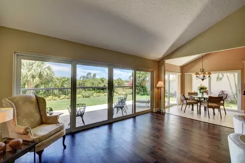 225 Ridge Rd, Jupiter, FL 33477 photo 8