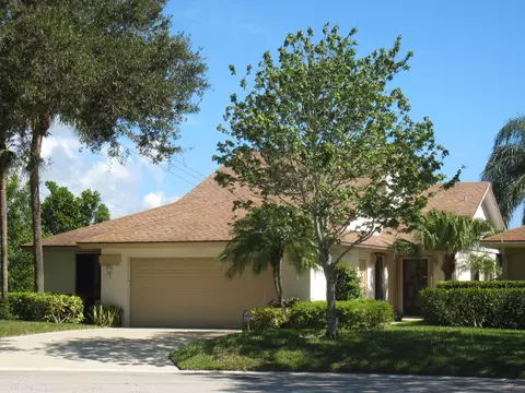 341 Ridge Rd, Jupiter, FL 33477 photo 1