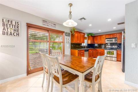 5483 SE Graham Dr, Stuart, FL 34997 photo 6