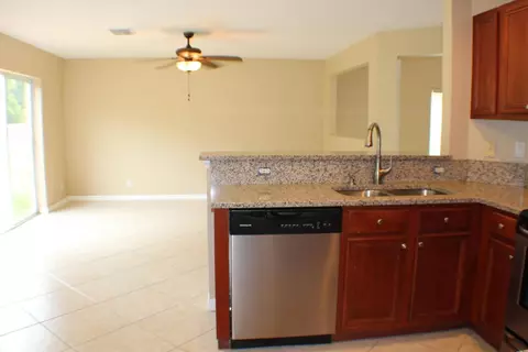 4574 SE Graham Dr, Stuart, FL 34997 photo 7