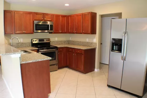 4574 SE Graham Dr, Stuart, FL 34997 photo 3